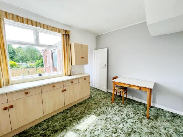 Dining Room pic 2.jpg