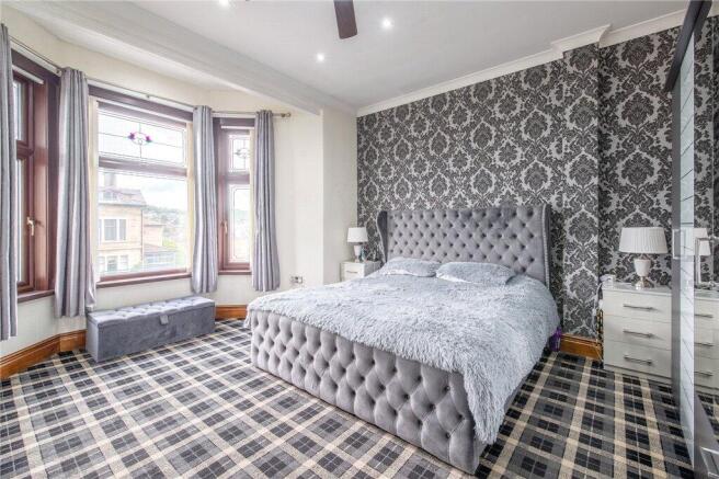 6 bed Semi-Detached for sale Image 5