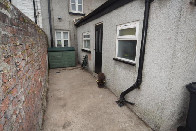 YARD TO REAR
