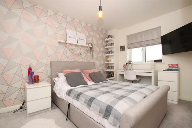 Bedroom 2.JPG