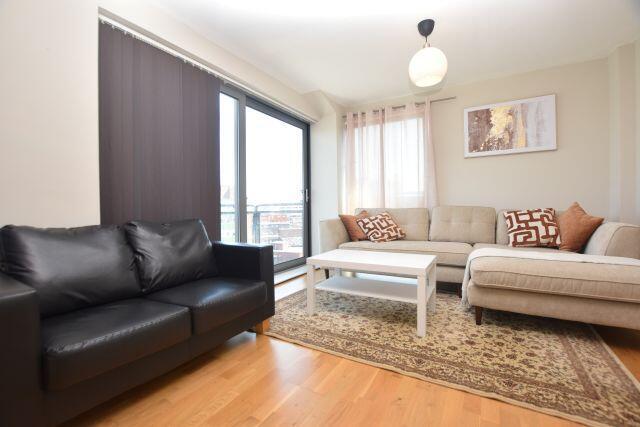2 bed Apartment to rent Image 4