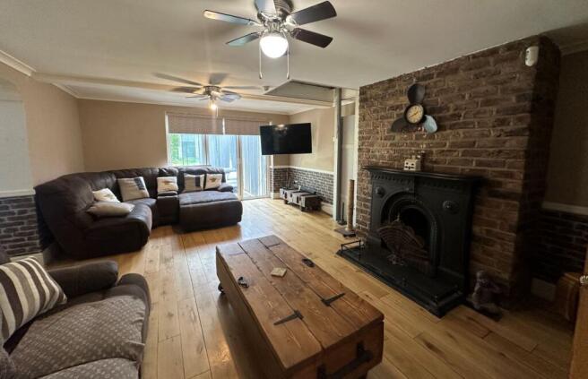 2 School Lane, Carrington, Manchester, Lancashire, M31 4AQ photo 4