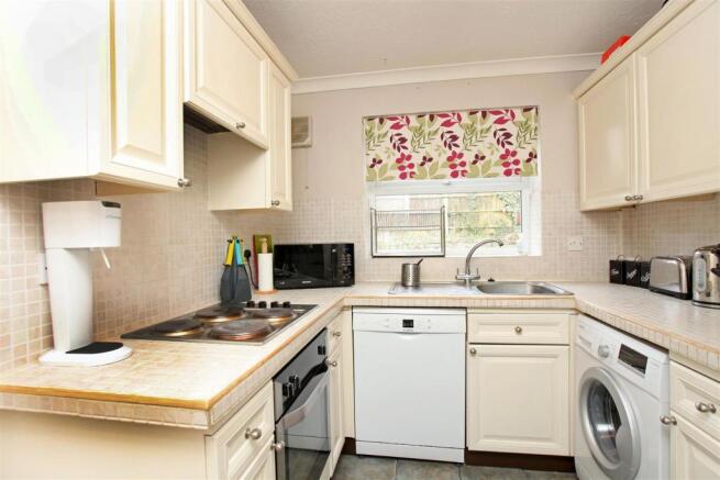1 Walnut Close 16101