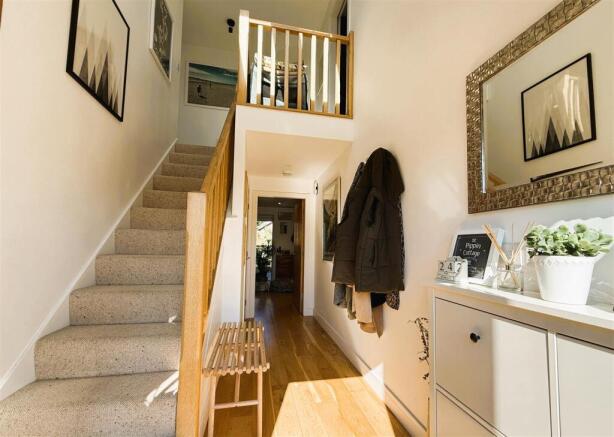 4 bed Detached for sale Image 8