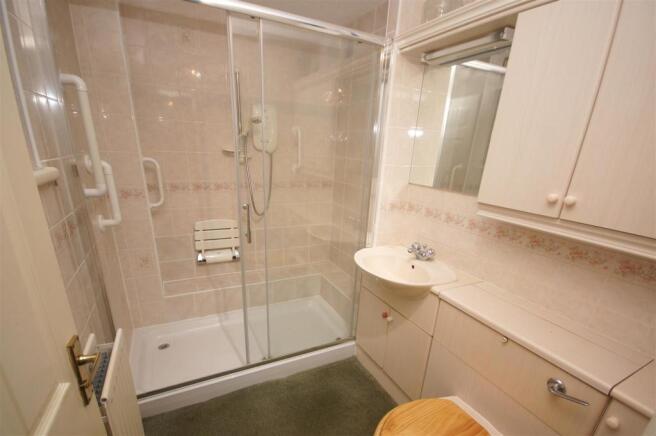 Shower Room.JPG