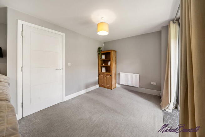 4 bed Detached for sale Image 7
