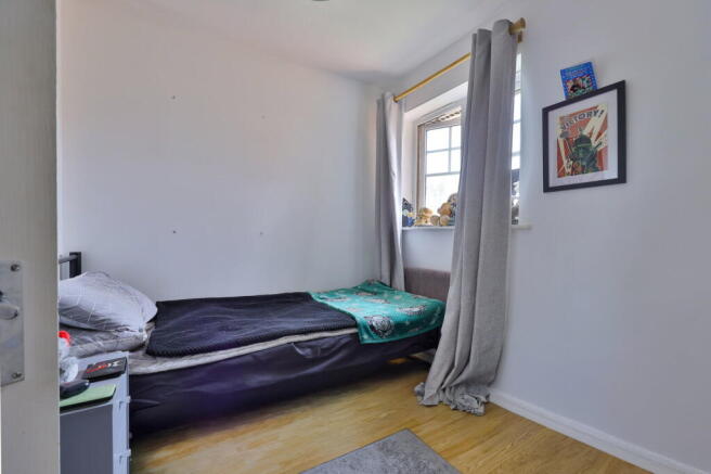 2 bed Flat for sale Image 5