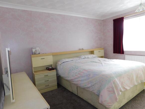 Bedroom 1b