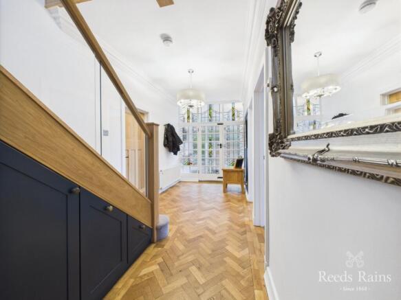 4 bed Detached for sale Image 11