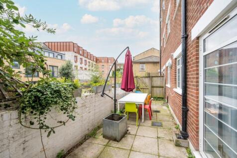Osier Court, E1, Stepney, London, E1