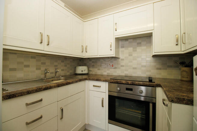 1 bed Ground Flat for sale Image 6