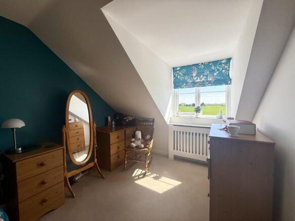 3 bed Town House for sale Image 11