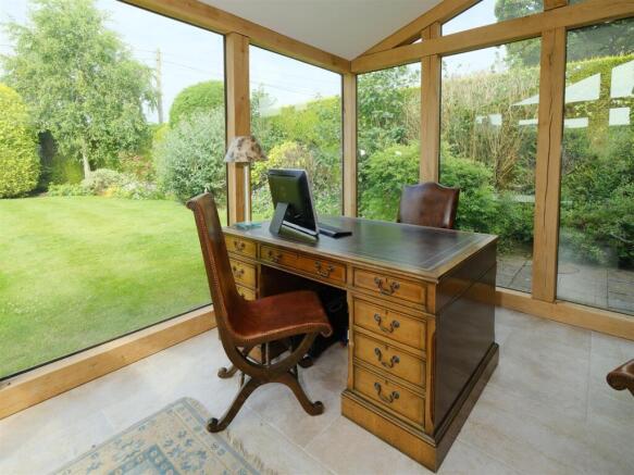 GARDEN ROOM