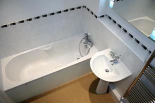 Bath/Shower Room