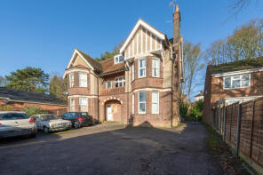2, 4 Albany Grove, Hart Hill Lane, Luton LU2 0AZ