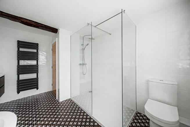 4 bed Semi-Detached for sale Image 8