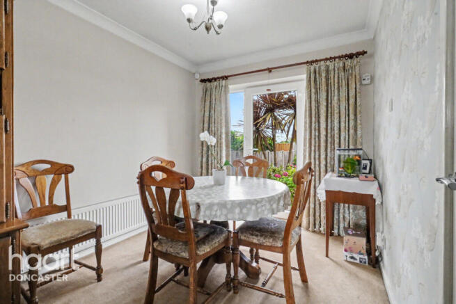 3 bed Semi-Detached for sale Image 9