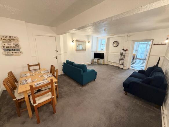 Lounge 1
