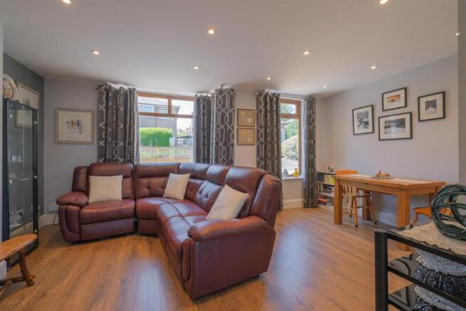 3 bed Semi-Detached for sale Image 6