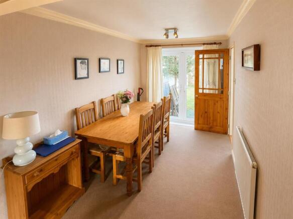 3 bed Town House for sale Image 7