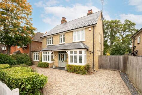 Silverlea Gardens, Horley, RH6