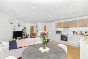 Flat 6 North Block, Riverside, Temple Street, Bristol BS31 1FW