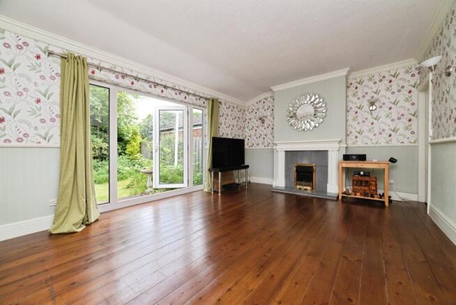 4 bed Detached for sale Image 6