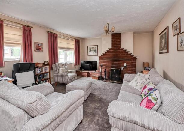 35 Moors Drive, Coven, Wolverhampton, WV85EJ photo 4