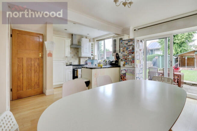 4 bed Semi-Detached for sale Image 5