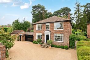 10, Winterbourne Grove, Weybridge KT13 0PP