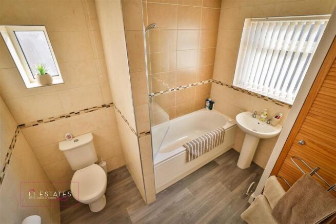 Bathroom.jpg