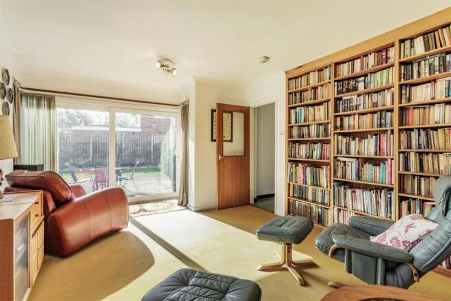 8493672-interior18.jpg