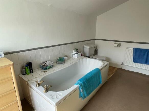 Bathroom.jpg