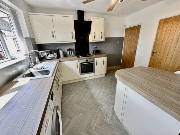 3 bed Detached Bungalow for sale Image 6