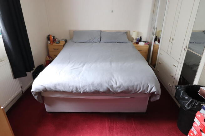 Bedroom One 1.JPG
