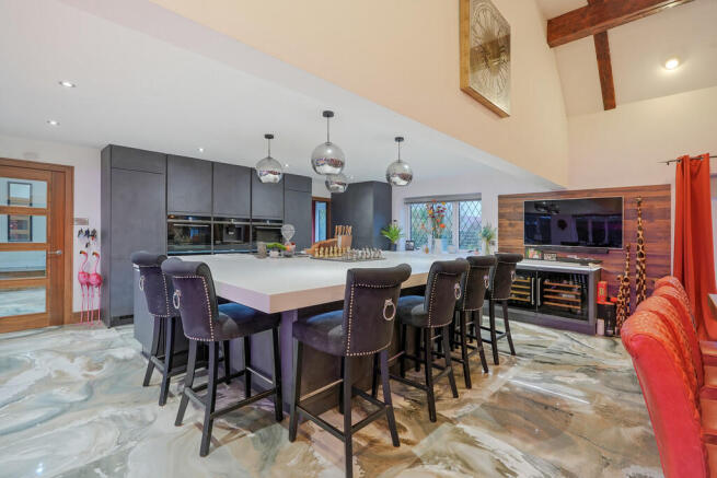 5 bed Barn Conversion for sale Image 5