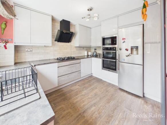 3 bed Semi-Detached for sale Image 8