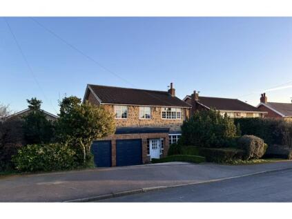 Greystones Close, Leeds, LS25