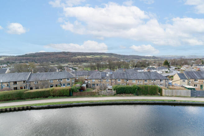3 bed Apartment for sale Image 5