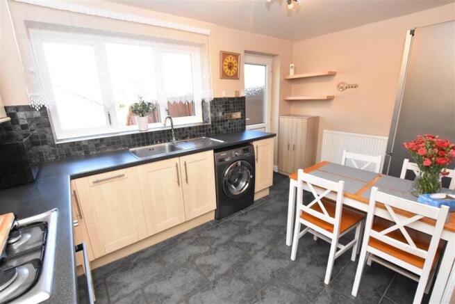 Sharpley Drive, LE4 photo 4