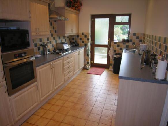 KITCHEN: