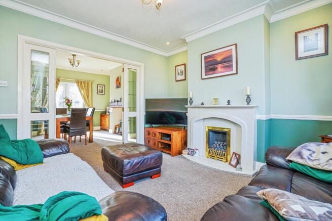 3 bed Semi-Detached for sale Image 6
