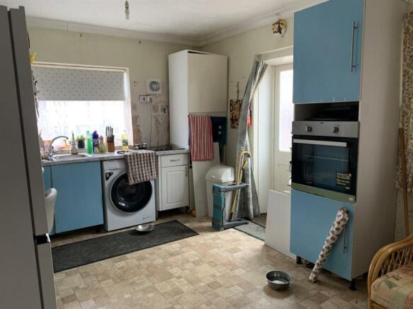 Kitchen..jpg