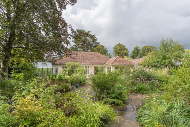 Mature landscaped gardens