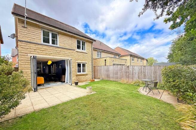 4 bed Detached for sale Image 5