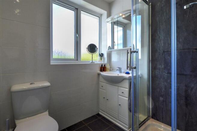 SHOWER ROOM/WC