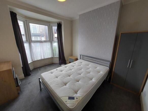 1 bed House Share to rent Image 4