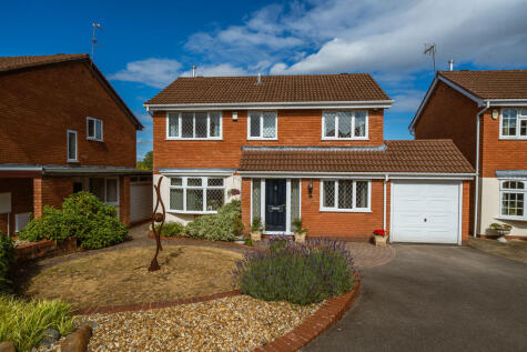 Warren Gardens, Kingswinford