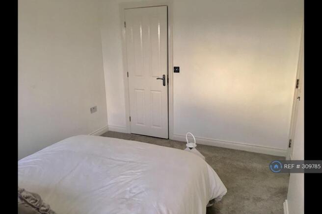 Master Bedroom En Suite 