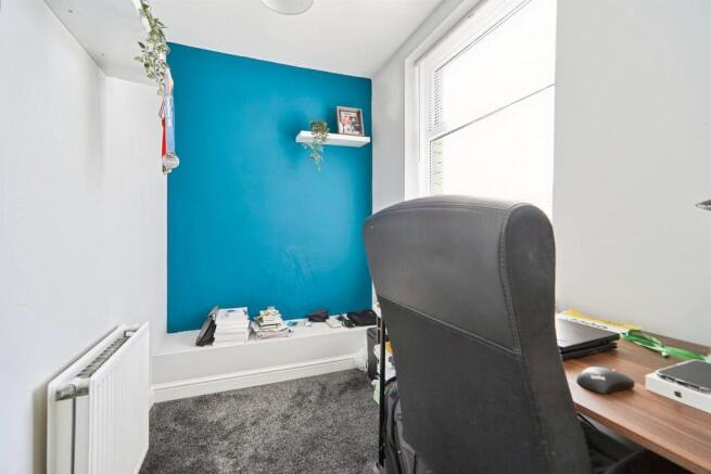 3 bed Terraced for sale Image 6